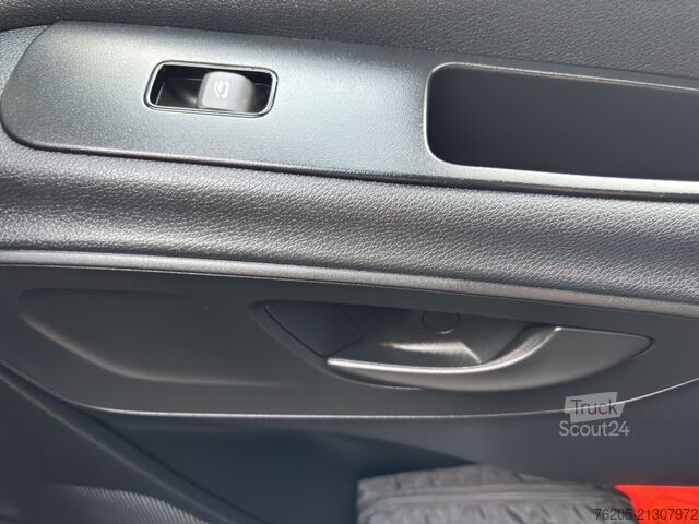 Ploščati dostavnik Mercedes-Benz Sprinter 317 CDI Kasten  AUT Akustikglas Kam.