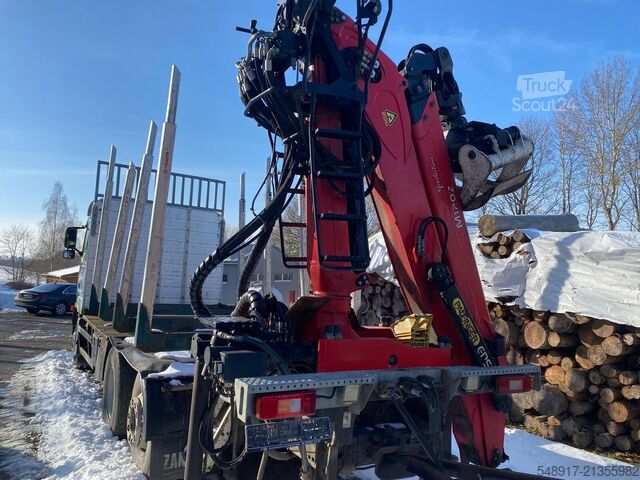 Pomocný jeřáb na nákladním vozidle Palfinger Epsilon