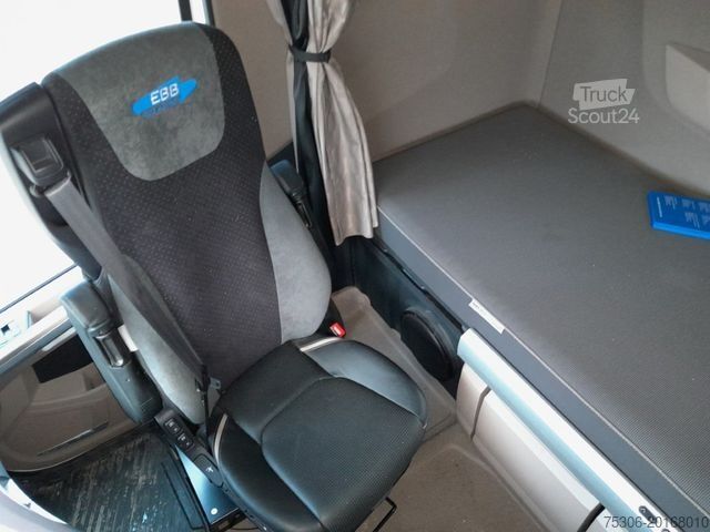 Standardni vlačilec DAF FT XG+ 530