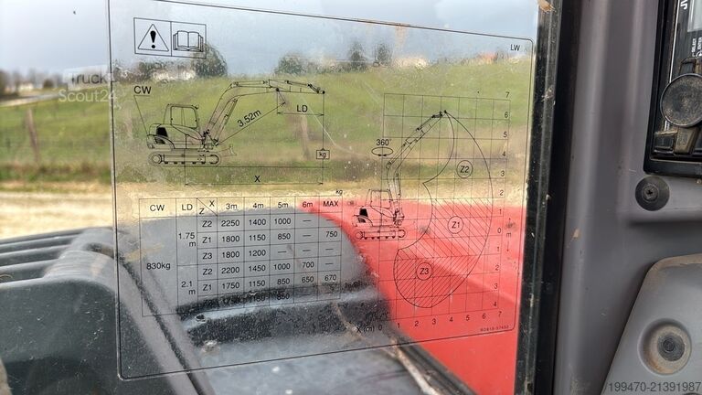 Середній екскаватор 7т - 12т Kubota KX080-4 with 3 excavator buckets