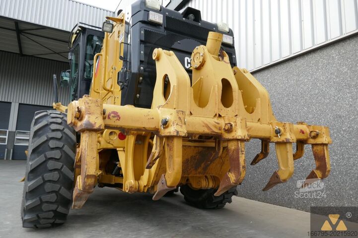 Grader Caterpillar 140M2