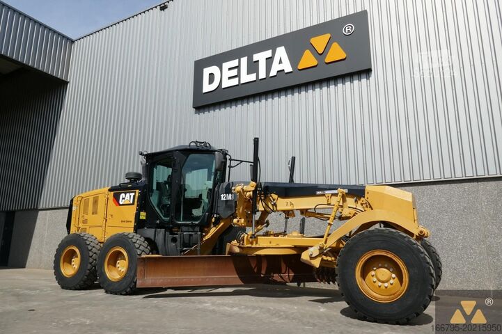 Niveladora Caterpillar 12M3