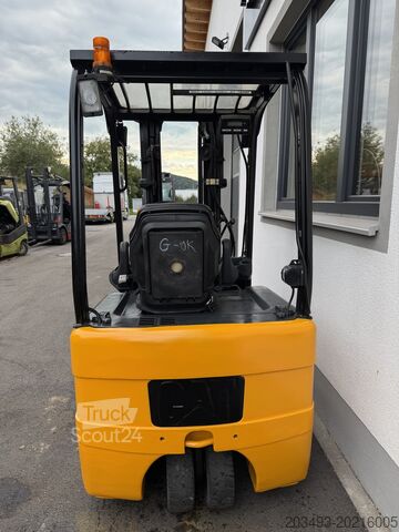 3-kolesni viličar Caterpillar EP16NT
