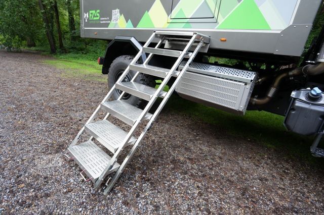 Özel amaçlı kamyon MERCEDES-BENZ Unimog FAS Expeditionsaufbau (nur Koffer) Grau