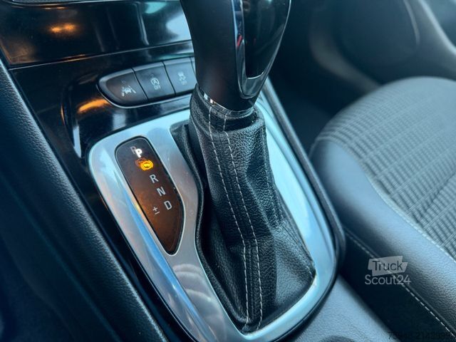 Minibus OPEL Astra Sports Tourer Navi Klima Kamera Motor NEU!