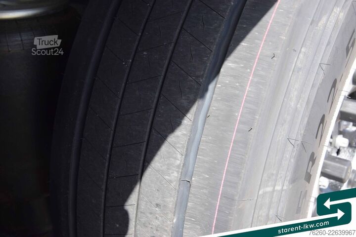Öppen semitrailer med kapell SCHMITZ CARGOBULL Hubdach Liftachse Palettenkasten LED XL MIETE