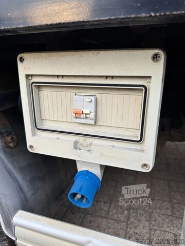 Plate-forme de levage Renault Maxity 130 **10M WORKING PLATFORM-NACELLE-HOOGW...
