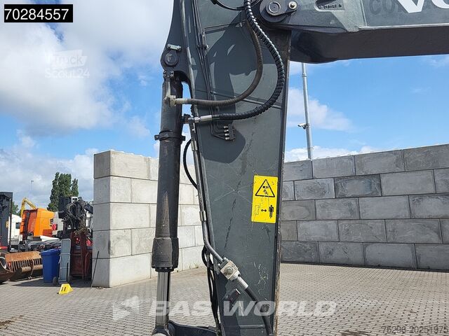 Pelle sur chenilles Volvo EC300 D NL 3 M WIDE - NARROW