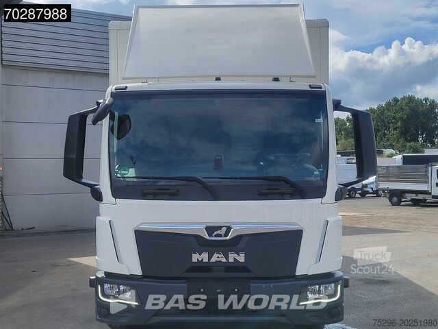 Box body MAN TGL 12.250 4X2 12tonner Automatic 1500kg Tailga...