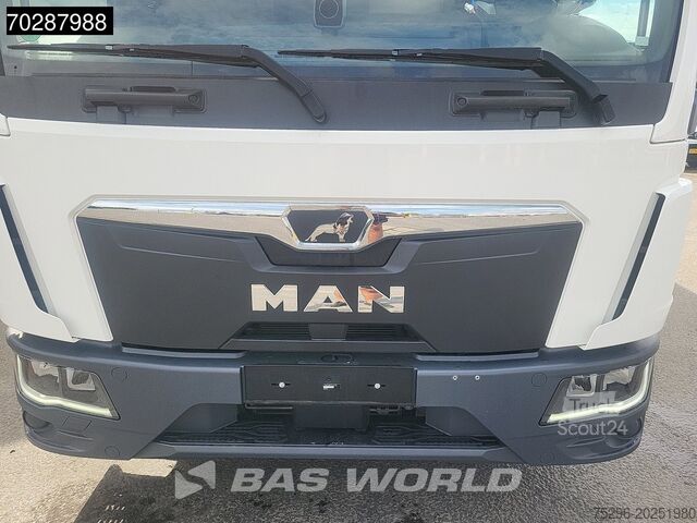 Box body MAN TGL 12.250 4X2 12tonner Automatic 1500kg Tailga...