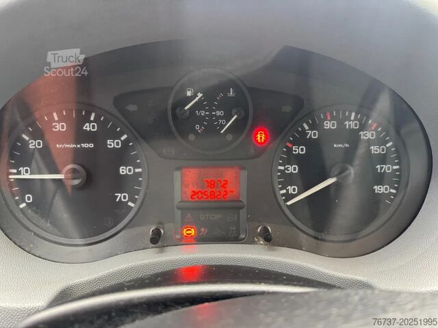Tovornjak z zabojnikom Peugeot EXPERT **1560CC-EURO 4-AC**