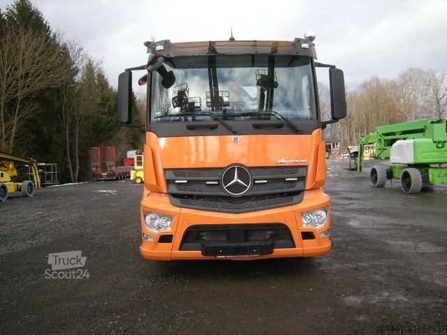 Autocarro con cassone fisso MERCEDES-BENZ ACTROS 1830, Pritsche mit Kran HIAB X-HIDUO 092B