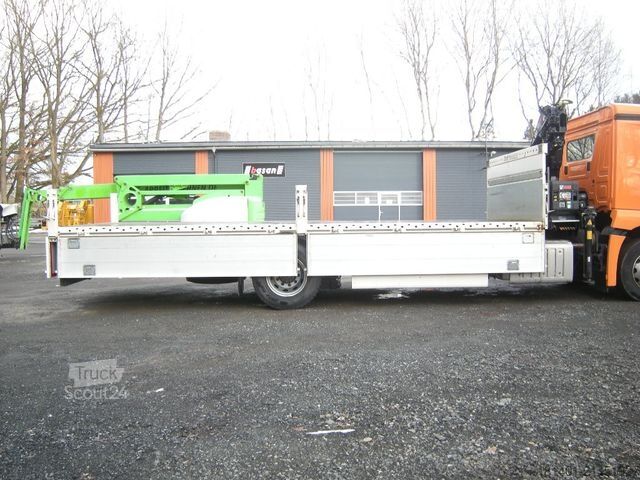 Autocarro con cassone fisso MERCEDES-BENZ ACTROS 1830, Pritsche mit Kran HIAB X-HIDUO 092B