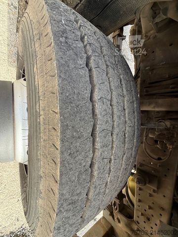 Camion-benne tricar IVECO 160E32 /4x2/ Kipper nur 27.000km, AHK mit Hydr.