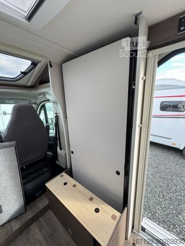 Напівінтегрований кемпер CARADO V 347 Schmal & Clever Lift Bett