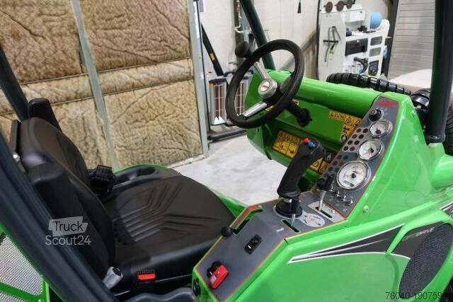 Traktor  528 TDL