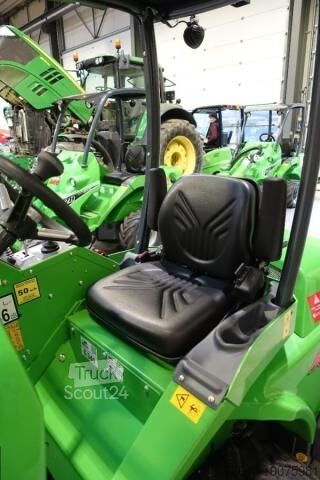 Traktor  528 TDL