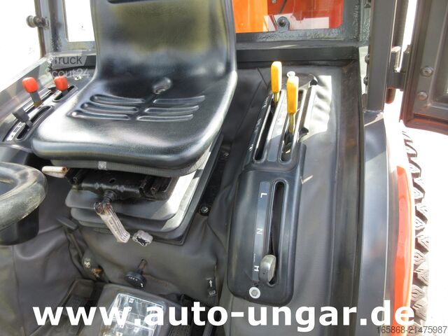 Tracteur municipal Kubota B2410 4x4 Kommunaltraktor Winterdienst