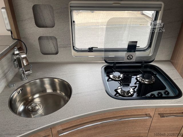Camper mansardato DETHLEFFS Grand Alpa 7820-2 *Hecksitzgruppe**Längsbetten*