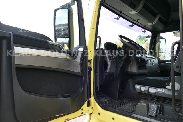 Nákladné auto s plochou korbou a plachtou MAN TGX 26.400 Lift-/Lenkachse Vollluft LBW Euro 5