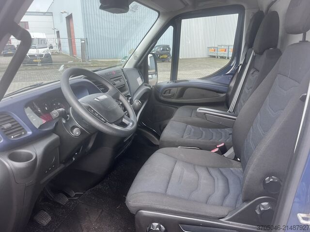 Valise Iveco Daily 70C18 Bakwagen met Laadklep 3500kg 30m3