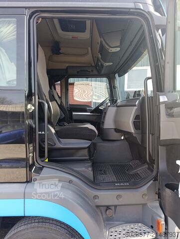 Samochód ciężarowy typu furgon MAN TGL 8.250 Flachzug