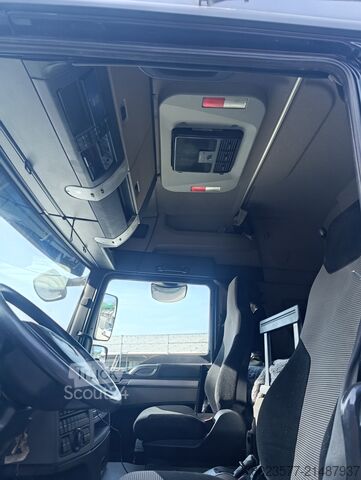 Samochód ciężarowy typu furgon MAN TGL 8.250 Flachzug