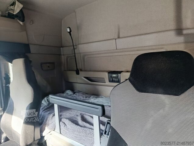 Samochód ciężarowy typu furgon MAN TGL 8.250 Flachzug