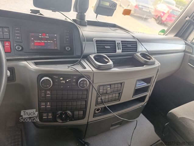 Samochód ciężarowy typu furgon MAN TGL 8.250 Flachzug