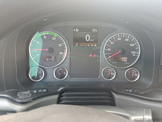 Samochód ciężarowy typu furgon MAN TGL 8.250 Flachzug