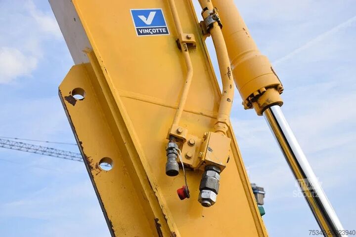 Escavadora de lagartas New Holland Kobelco E235B SR-LCT