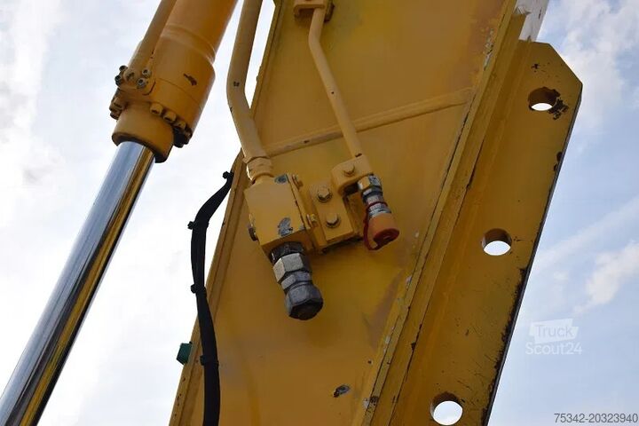 Escavadora de lagartas New Holland Kobelco E235B SR-LCT