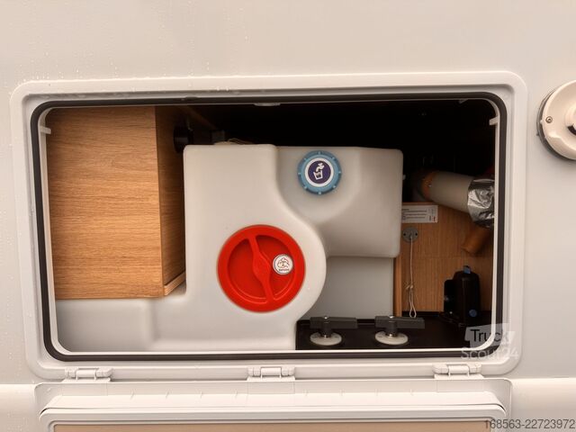 Halvintegrerad husbil WEINSBERG CaraCompact 600 MEG [PEPPER] LP 76.781 ¤ !