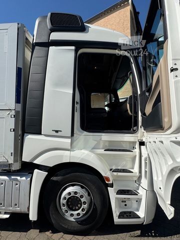 Вантажівка для напоїв MERCEDES-BENZ Actros2545/Lift-Lenk/Mitnahmestp/Retarder