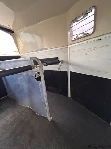 Paardentransportaanhanger HUMBAUR Xanthos Aero 2 Pferdeanhänger 2,4t Vollalu