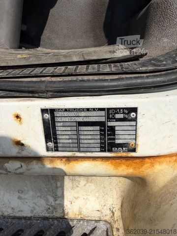 Škatlasti tovornjak DAF LF 280 FA KOFFER LADEBORDWAND BLATT LUFT ABS KLI