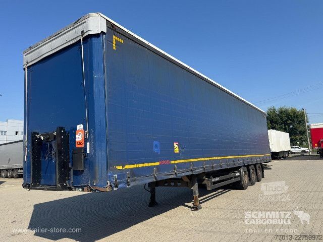 Semi-remorque bâchée Kögel Curtainsider Mega