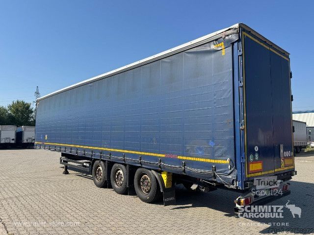 Semi-remorque bâchée Kögel Curtainsider Mega