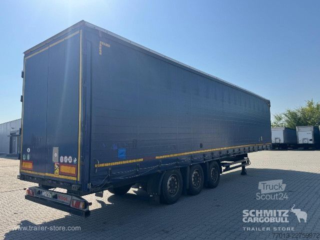Semi-remorque bâchée Kögel Curtainsider Mega