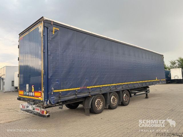 Semi-remorque bâchée Kögel Curtainsider Mega