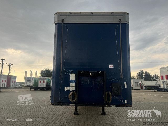 Semi-remorque bâchée Kögel Curtainsider Mega