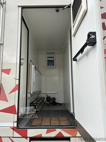 Camión para ganado Volvo FM Pferdetransporter 5 Pferde Popout Solar