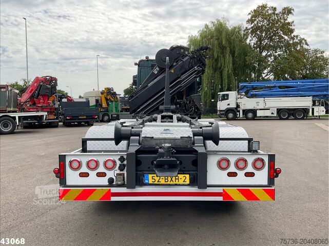 Haakarmsysteem Mercedes-Benz Arocs 3251 8x4 Euro 6 Hiab 28 Tonmeter laadkraan