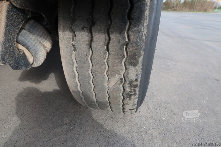 полуремарке самосвал SCHMITZ SKI 24 SL 7.2 Stahlrundmulde