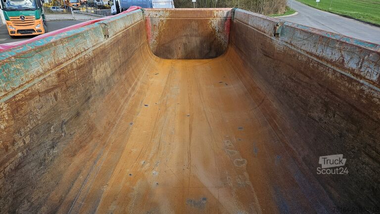 полуремарке самосвал SCHMITZ SKI 24 SL 7.2 Stahlrundmulde