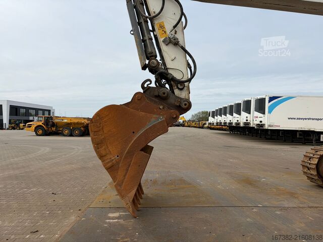 Goseniški bager Liebherr R945