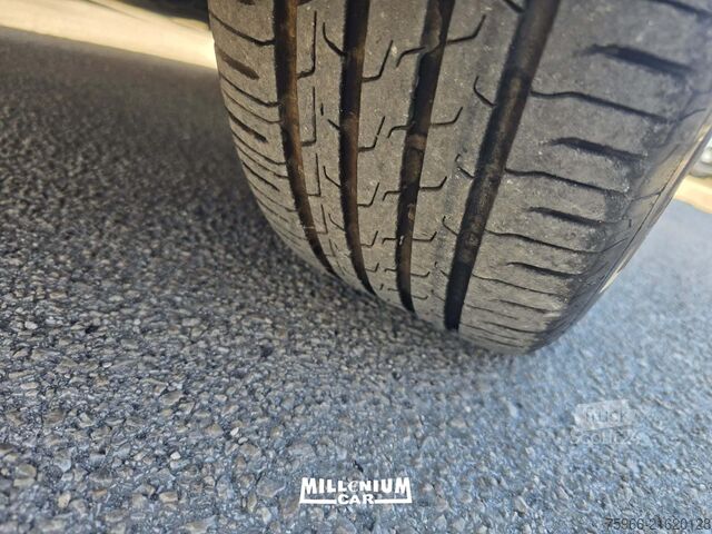 Minibus Opel OPEL CORSA E KM 2000