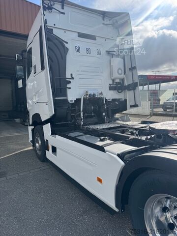 Standard tractor unit Renault T 520