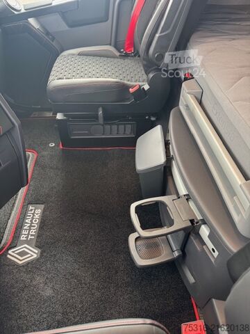 Standard tractor unit Renault T 520