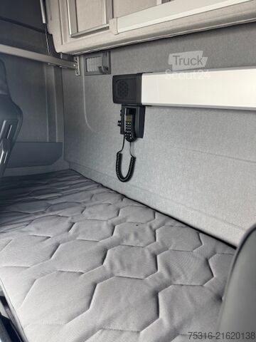 Standard tractor unit Renault T 520